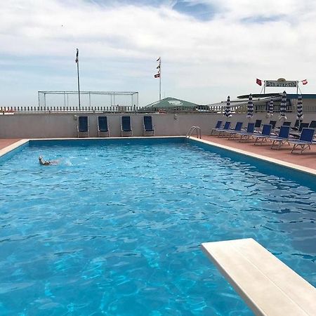 Hotel Majestic Пезаро Екстер'єр фото